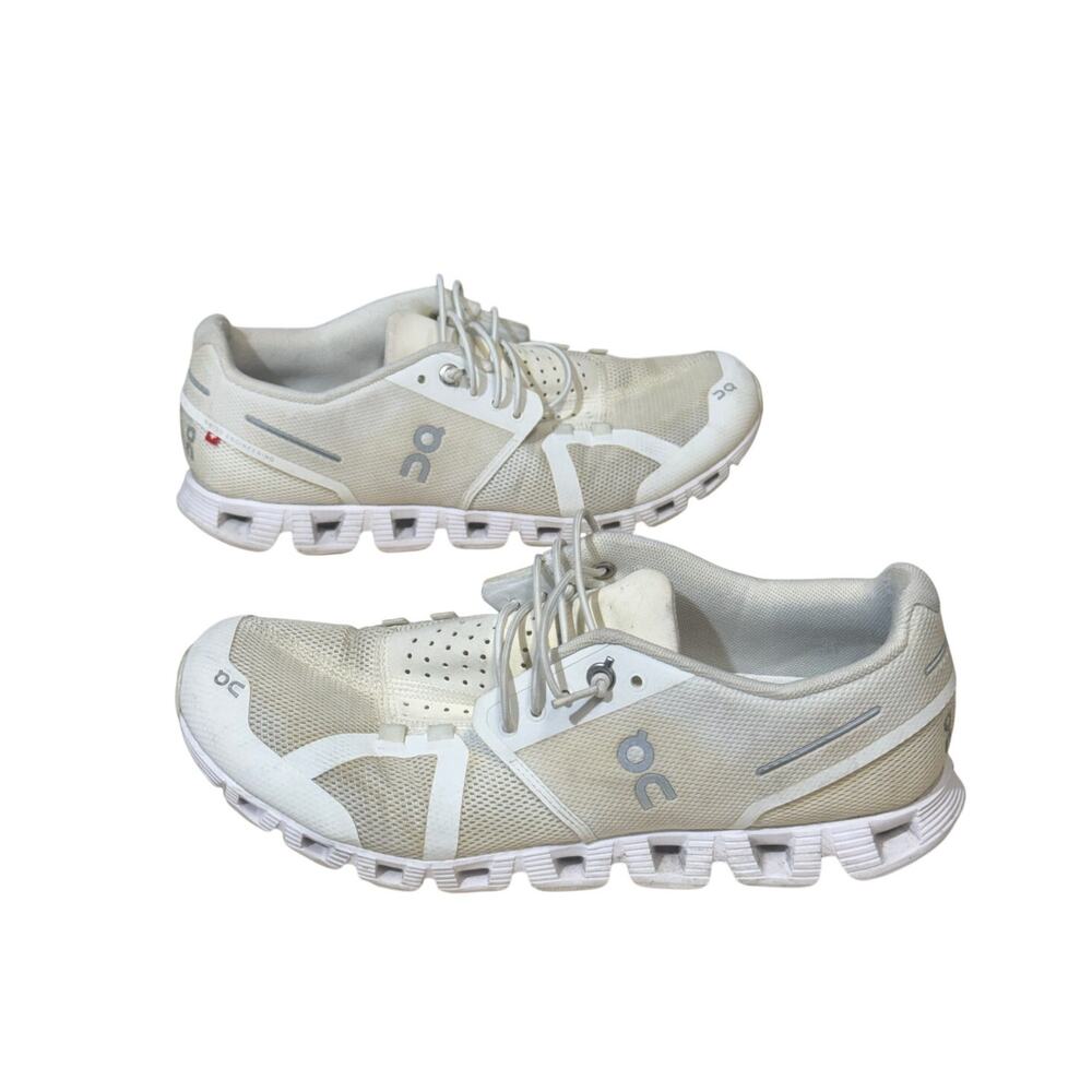 Women's on cloud 5 running shoe size 8.5